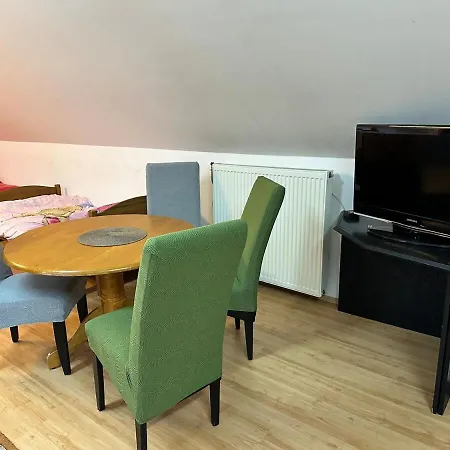 Pri Lese A Vode Hamuliakovo